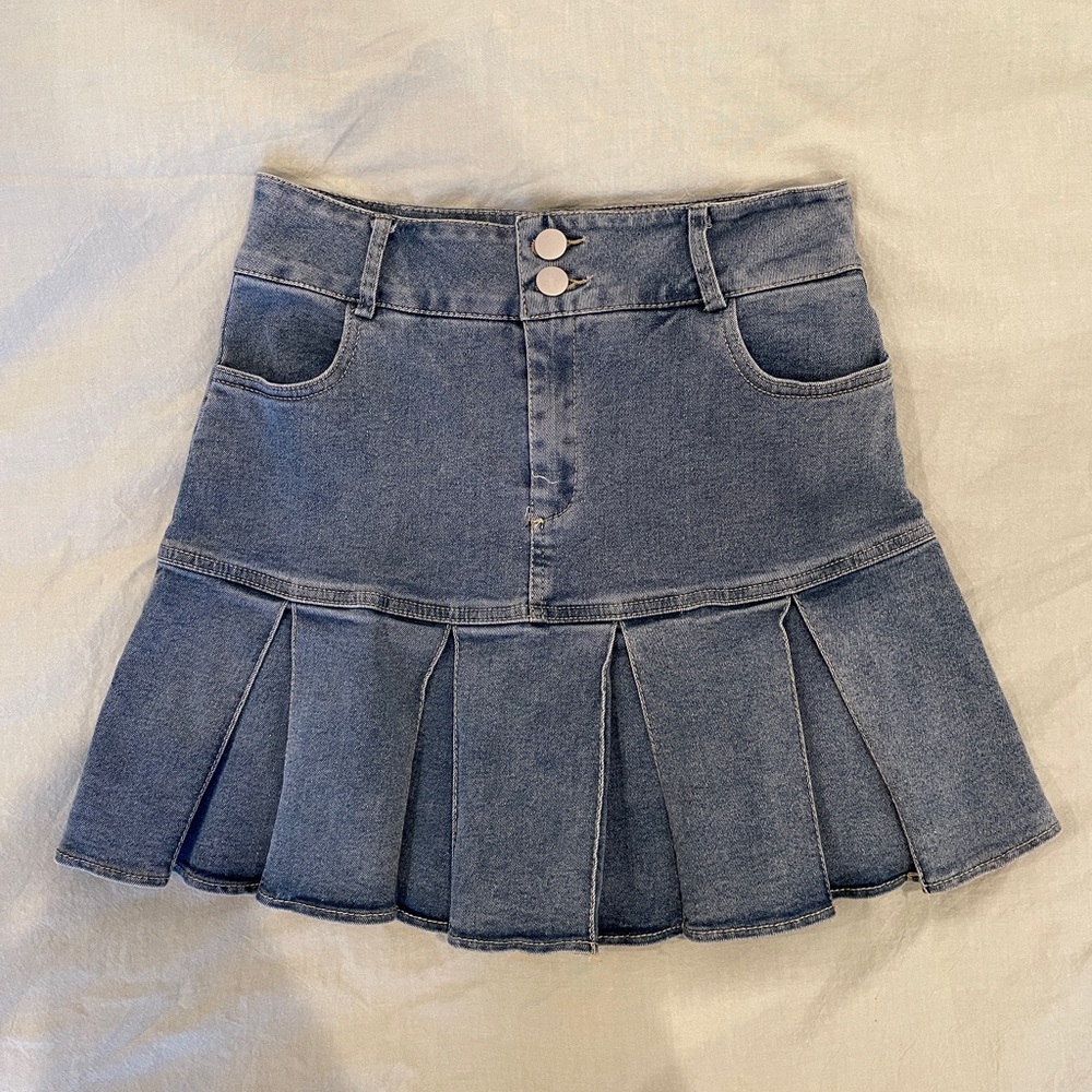 Pleated denim mini skirt